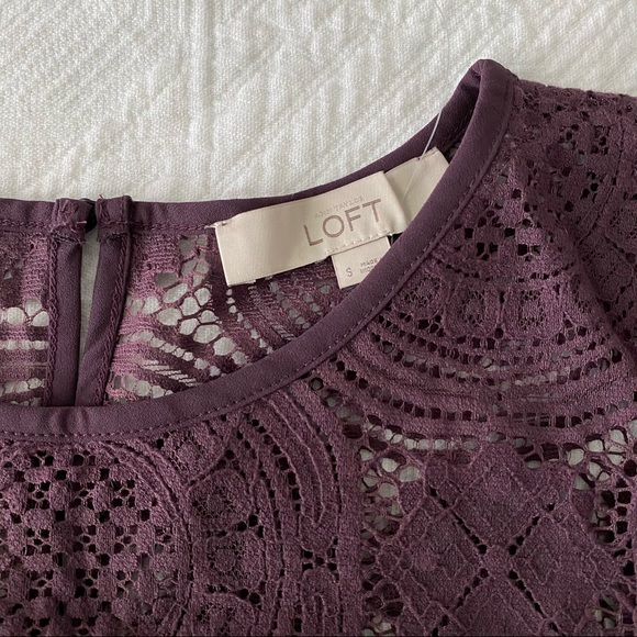 LOFT Lace Top - Picture 3 of 4